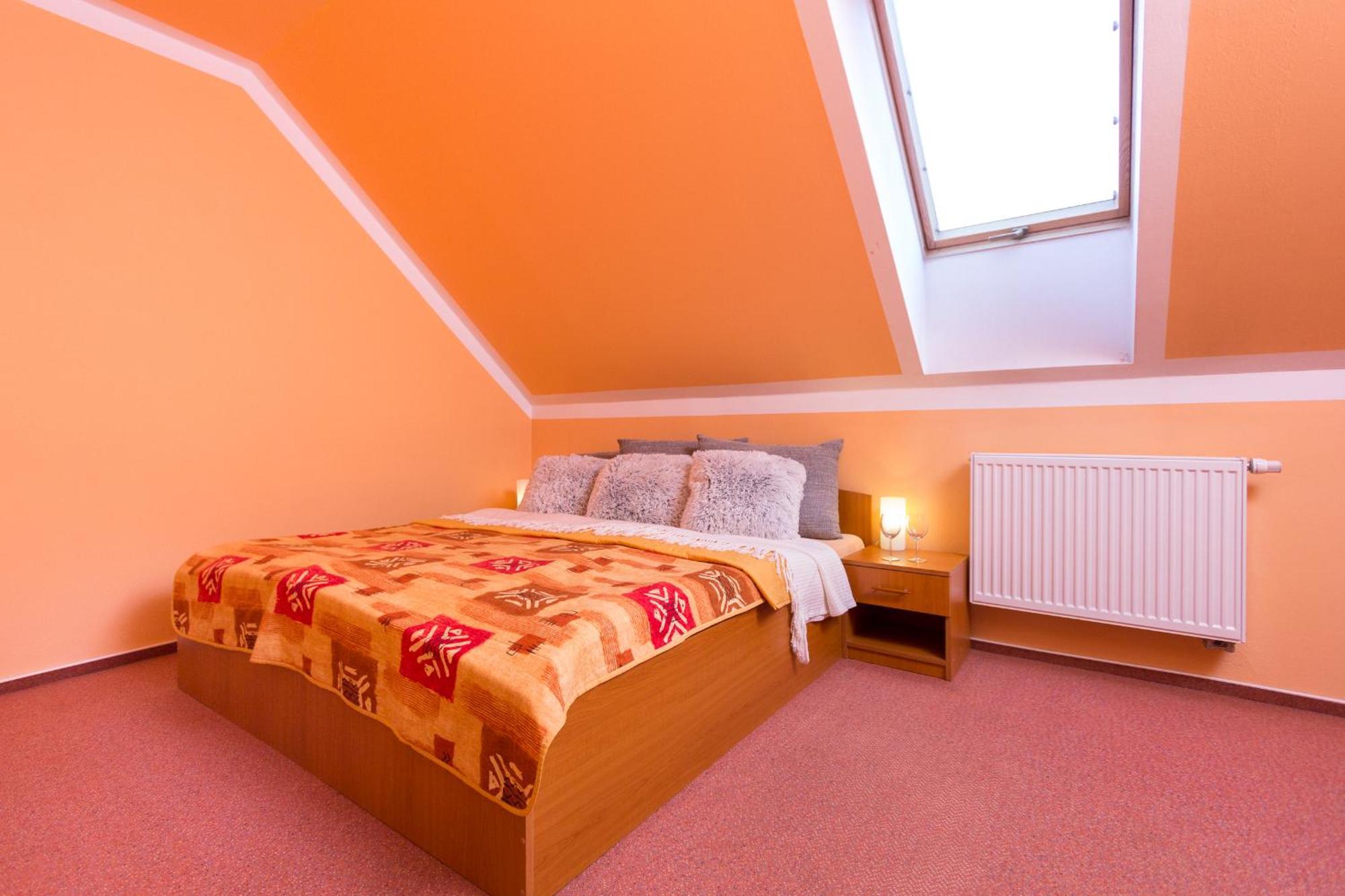 Penzion Larion Kralova Lehota Room photo