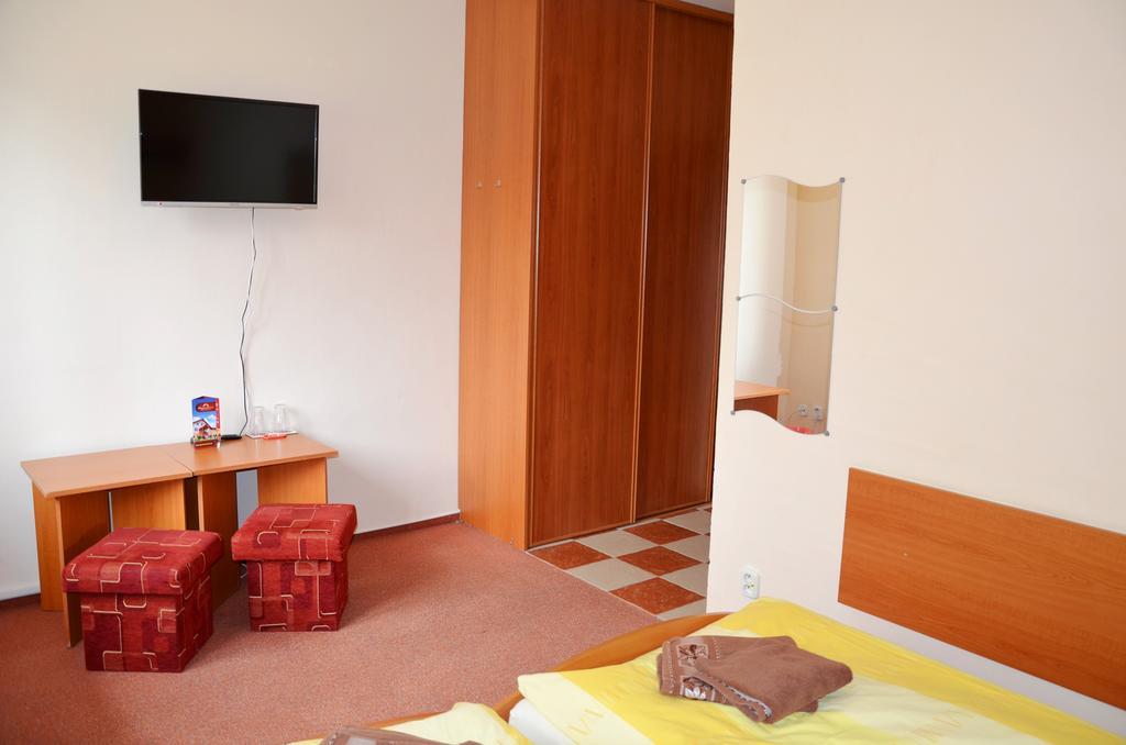 Penzion Larion Kralova Lehota Exterior photo