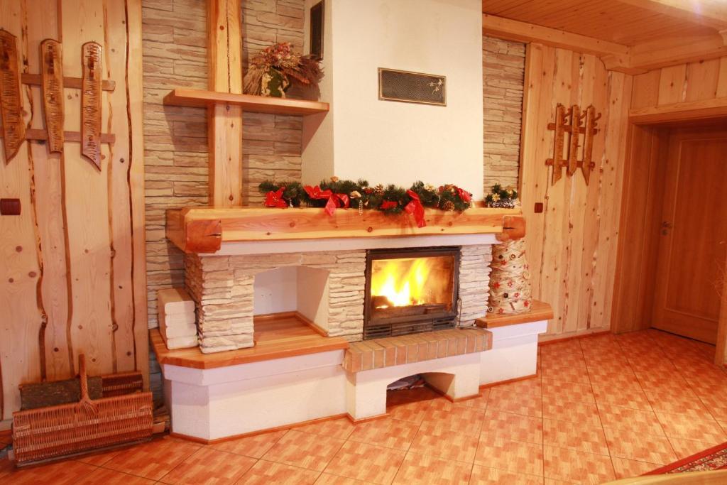 Penzion Larion Kralova Lehota Exterior photo
