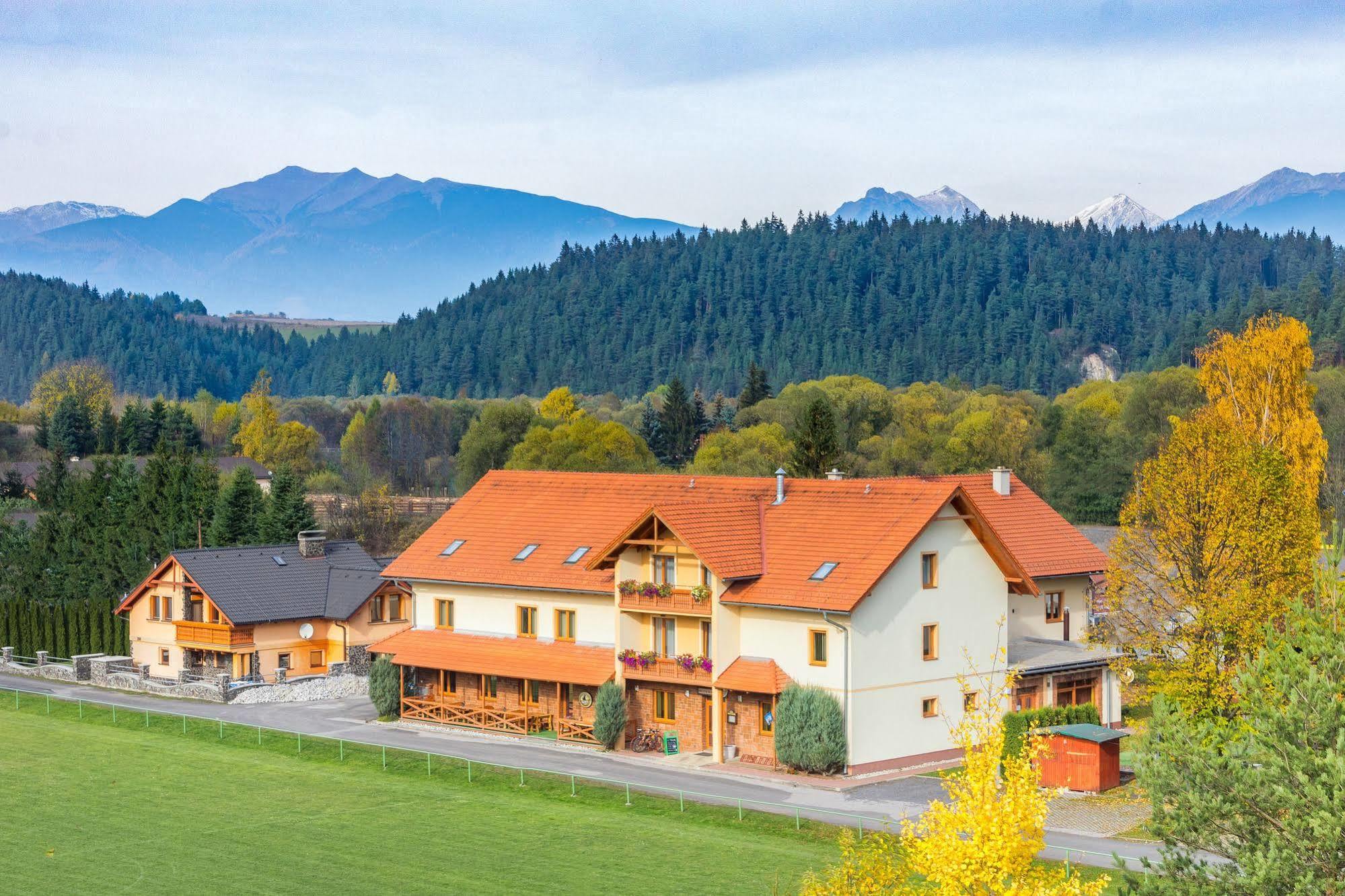 Penzion Larion Kralova Lehota Exterior photo